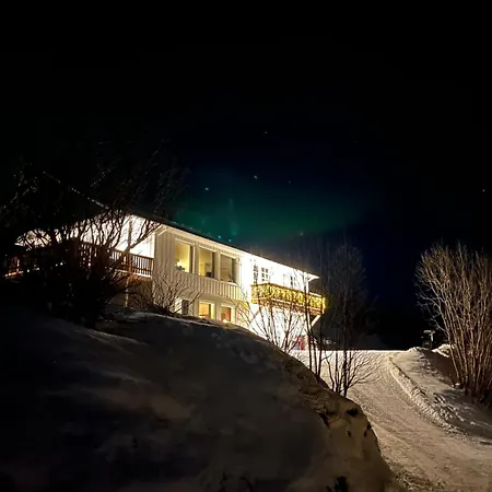 Beautiful View - Close To The Sea, Mountains And Nature Kvaloya