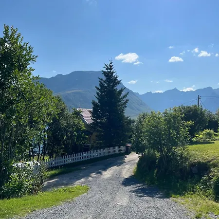 Beautiful View - Close To The Sea, Mountains And Nature Leilighet *