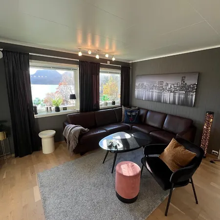 Beautiful View - Close To The Sea, Mountains And Nature Kvaloya