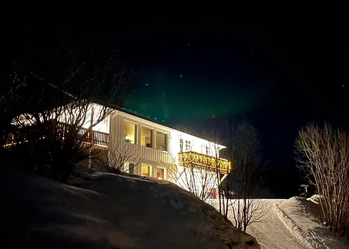 Beautiful View - Close To The Sea, Mountains And Nature Kvaloya